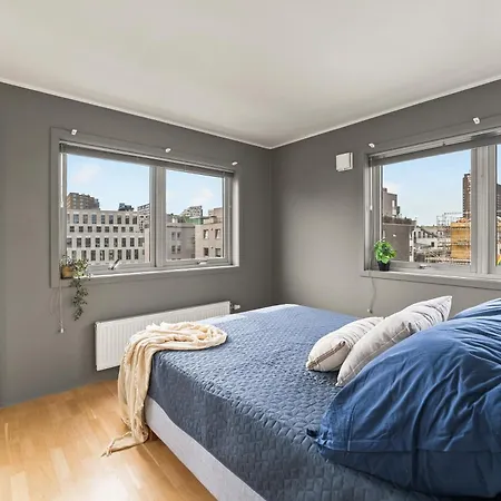 Penthouse 3-story With 2 Terraces & Balcony Leilighet