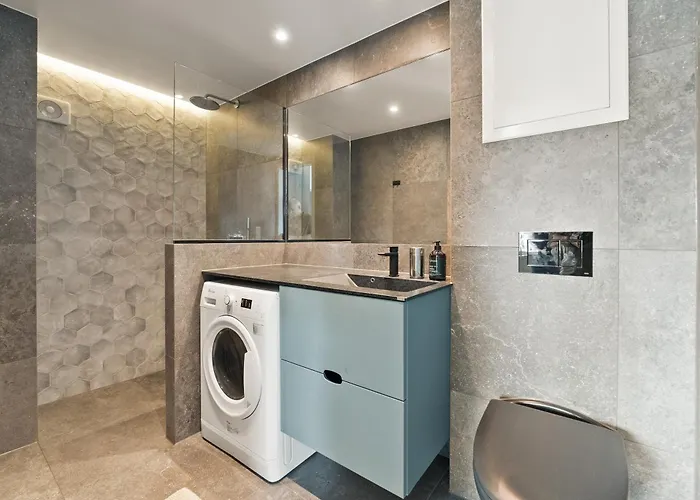 Penthouse 3-story With 2 Terraces & Balcony Lägenhet