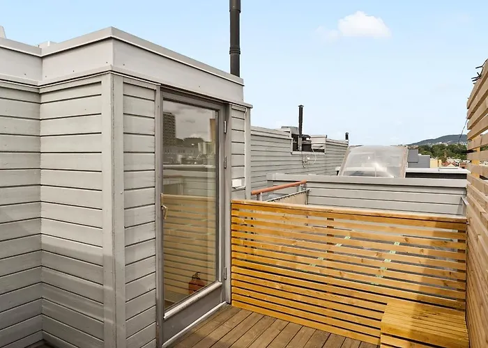 Penthouse 3-story With 2 Terraces & Balcony