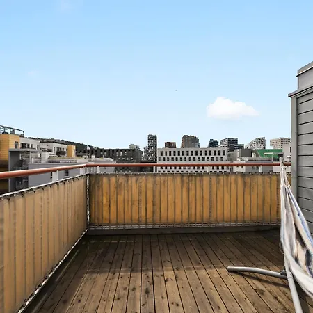 Penthouse 3-story With 2 Terraces & Balcony *