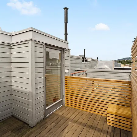 Penthouse 3-story With 2 Terraces & Balcony