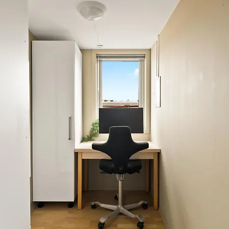 Penthouse 3-story With 2 Terraces & Balcony *