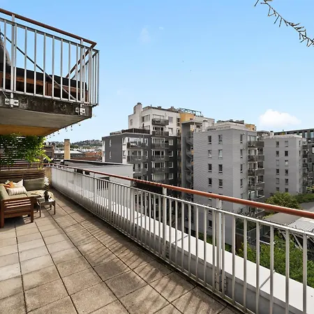 Daire Penthouse 3-story With 2 Terraces & Balcony