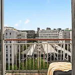 Daire Penthouse 3-story With 2 Terraces & Balcony *