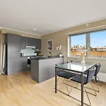 Daire Penthouse 3-story With 2 Terraces & Balcony *