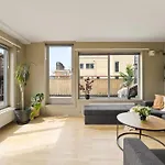 Daire Penthouse 3-story With 2 Terraces & Balcony