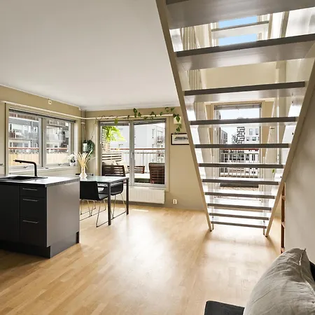 Apartment Penthouse 3-story With 2 Terraces & Balcony *